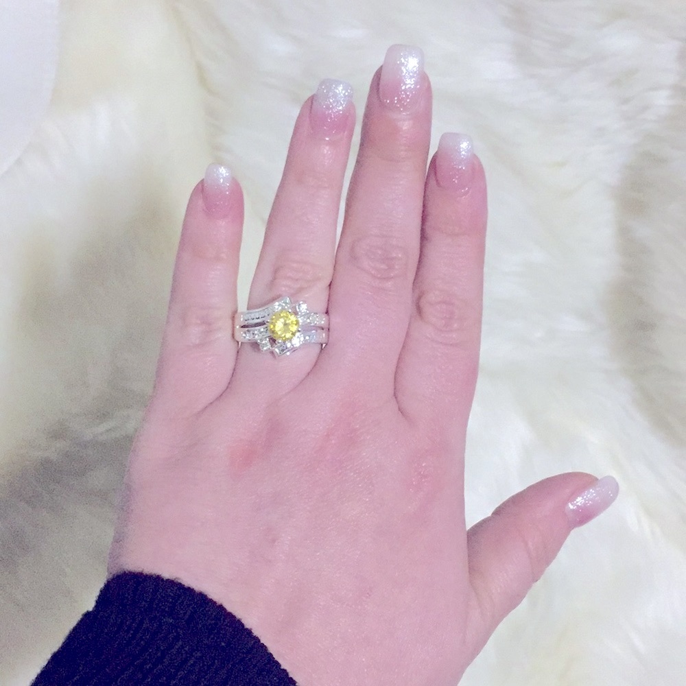 ๐Stunning Canary Yellow Round Cushion Stone Center w/CZ Crystal Diamond Paved - Picture 6 of 15